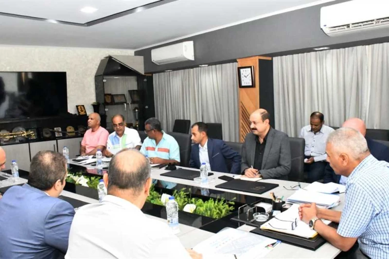 محافظ أسوان يتابع منظومة كاميرات مراقبة الشوارع والميادين عقد اللواء دكتور إسماعيل كمال محافظ أسوان إجتماعا لإستعراض منظومة الكاميرات الأمنية لمراقبة