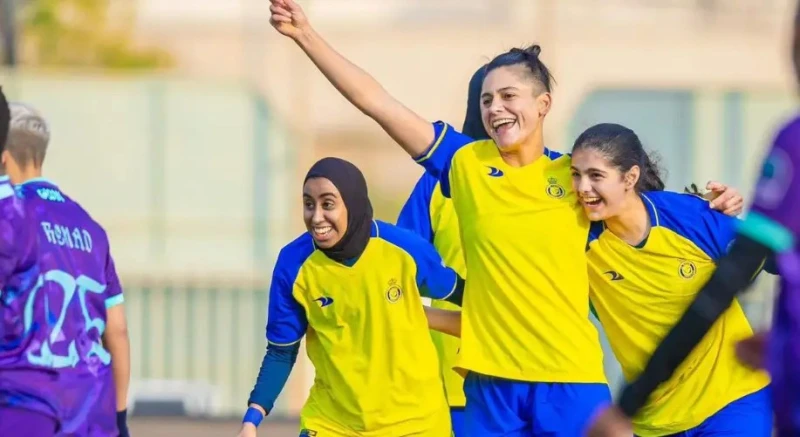 جدول مباريات الدوري الممتاز للسيدات للموسم الرياضي 2024 2025 إعلانات 2 أصدرت لجنة المسابقات في الاتحاد السعودي لكرة القدم، اليوم، الاثنين، جدول