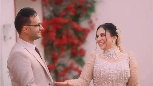 بقت بلوجر .. صورة تكشف أناقة شقيقة نيرة أشرف بعد خطوبتها تداول رواد السوشيال ميديا صور لخطوبة شروق أشرف شقيقة نيرة أشرف، وتفاعل المتابعون بشكل كبير على الصور، وقاموا بتهنئة العروس.