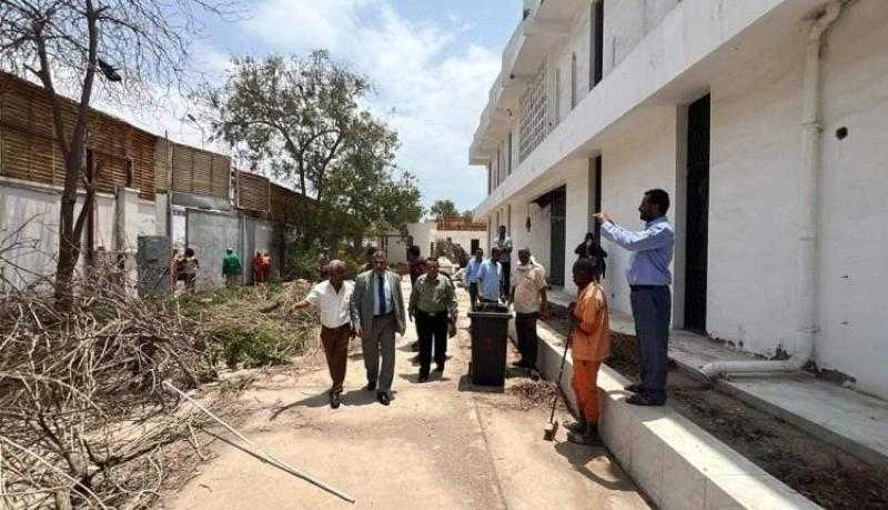 عدن تستعد لاستقبال العالم: حملات مكثفة لتهيئة المدينة وتحسين مظهرها _أخبار المشهد اليمني شاهد المقال التالي من صحافة اليمن عن عدن تستعد لاستقبال