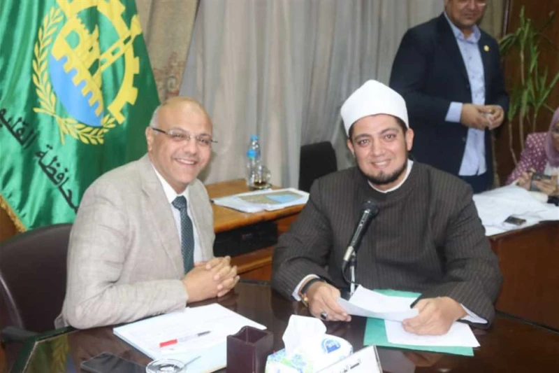 حفيد الشيخ البهتيمي يخصص أرض لإقامة مشروعات نفع عام في مسقط رأس جده بالقليوبية واصل المهندس أيمن عطية، محافظ القليوبية، عقد لقاء المواطنين الأسبوعي