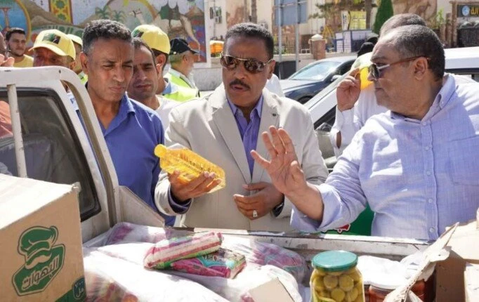 الزراعة تطلق قافلة منافذ متحركة بالسلع الغذائية إلى محافظة مطروح قوافل منافذ وزارة الزراعة المتحركةسهيلة قنديلاستقبل اللواء خالد شعيب محافظ مطروح،