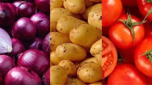 أسعار البصل تتراجع مجددا والطماطم والبطاطس يستقرانتراجعت سعر البصل اليوم الأربعاء 28-8-2024، بعد ارتفاعه الأسبوع الماضي، ووصل إلى 9 جنيهات للأبيض 7 جنيهات للأحمر في أسواق الجملة.أس