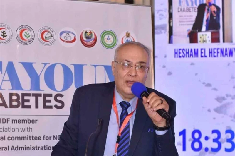 مصر تضع دلائل إرشادية جديدة لعلاج مرض السكر (تفاصيل) أكد الدكتور هشام الحفناوي رئيس اللجنة القومية لمكافحة الأمراض غير السارية، أن المتهم الرئيسي في الإصابة بمرض السكر هي السمنة، م