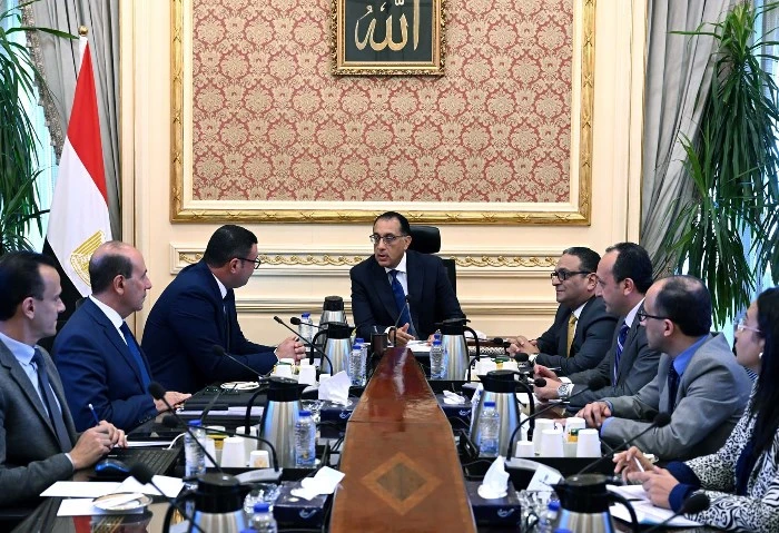 رئيس الوزراء يتابع مشروعات تطوير موقع التجلي الأعظم ب سانت كاترين عقد الدكتور مصطفى مدبولي، رئيس مجلس الوزراء، اجتماعا اليوم، لمتابعة موقف ما يتم تنفيذه من مشروعات في إطار تطوير مو