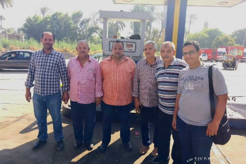 محافظ أسيوط: غلق وتشميع طلمبتى بنزين بقرية الواسطى لمخالفتهما معيار البيع وجه اللواء دكتور هشام أبوالنصر محافظ أسيوط بتكثيف الحملات التموينية والرقابية على الأسواق ومحطات الوقود با