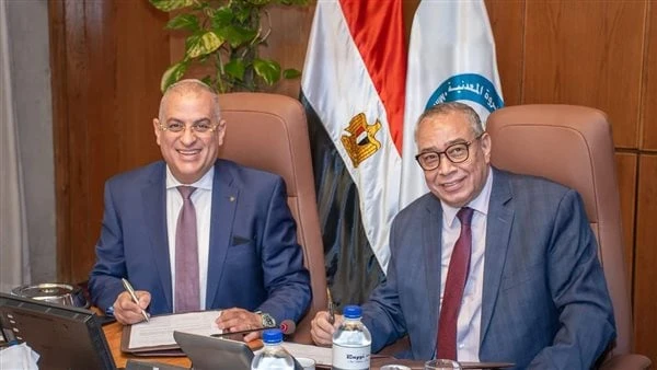 البترول: توقيع اتفاقية بين حلوان للأسمدة وشركة إنبي لإنتاج الميلامينأسندت شركة حلوان للأسمدة إلى شركة إنبي أعمال الاستشاري الخاص بمشروع إنشاء مصنع لإنتاج الميلامين بطاقة إنتاجية ٦٠