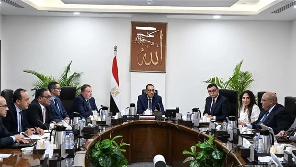 رئيس الوزراء يناقش مسودة قانون يحكم عمل مناطق المال والأعمالعقد اليوم الدكتور مصطفى مدبولي، رئيس مجلس الوزراء، اجتماعا، بمقر الحكومة بمدينة العلمين