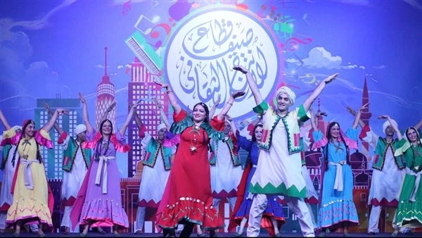 إقبال جماهيري على استعراضات فرقة رضا بالليلة الرابعة لصيف الإنتاج الثقافي.. صور تعرف على التالي إقبال جماهيري على استعراضات فرقة رضا بالليلة الرابعة