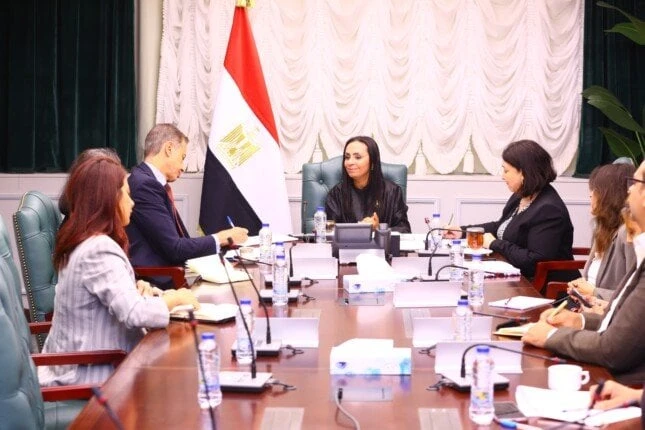 وزيرة التضامن تلتقي المدير الإقليمي لهيئة الأمم المتحدة للمرأة في الدول العربية تهاني تركيالتقت الدكتورة مايا مرسي وزيرة التضامن الاجتماعي، معز دريد