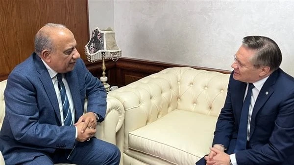 مصر وروسيا تناقشان سبل تسريع تنفيذ مشروع محطة الضبعة النووية استقبل الدكتور محمود عصمت وزير الكهرباء والطاقة المتجددة ، أليكسي ليخاتشوف المدير العام