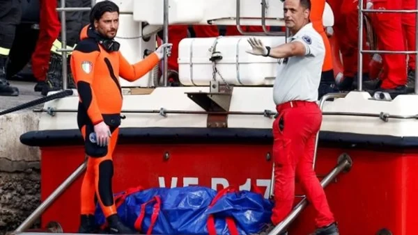 مسئول في الحكومة الإيطالية يعلن صادمة ابنة الملياردير مايك لينش مازالت مفقودة وهل سقطت في البحرأعلن ماسيمو مارياني المسؤول بالحكومة الإيطالية أن ابنة الملياردير مايك لينش لا تزال م