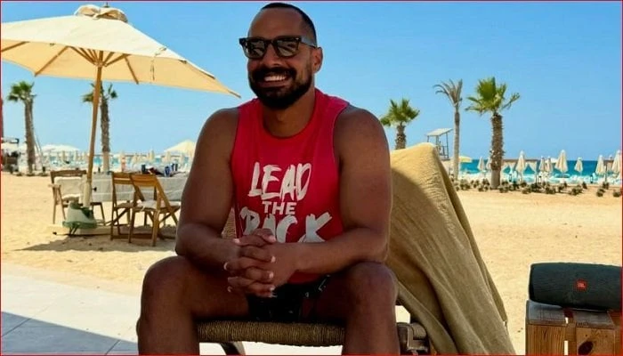 صحابي يبقى جارهم كريم عبد العزيز.. عمرو وهبة يمازح جمهوره تعرف على التالي صحابي يبقى جارهم كريم عبد العزيز.. عمرو وهبة يمازح جمهوره، مازح الفنان عمرو وهبة، جمهوره، حيث شارك صورة أث