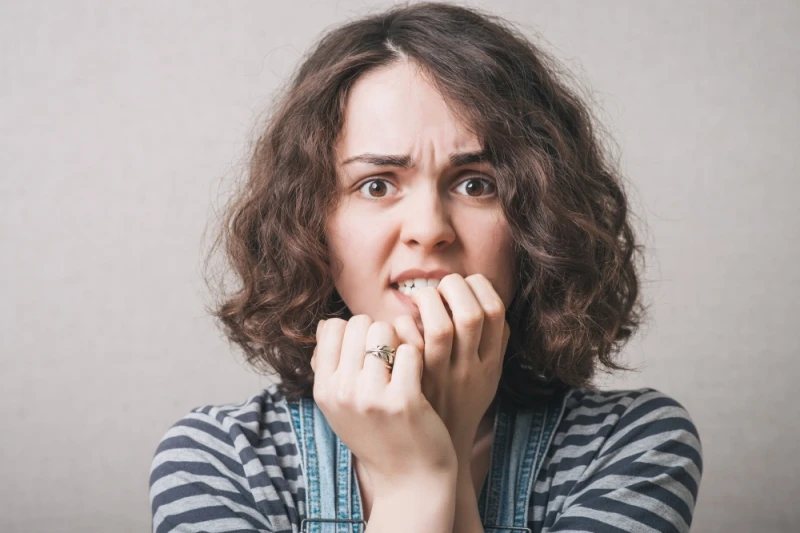 التهاب الأظافر.. 3 أعراض و8 أسباب منها الجروح الحياة شاهد المقال التالي من صحافة السعودية عن التهاب الأظافر 3 أعراض و8 أسباب منها الجروح، حذر مجلس