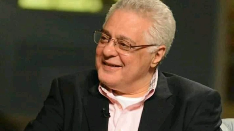 توفيق عبدالحميد يكشف حقيقة إصابته بالشلل: الحمد لله على كل حال (خاص) كشف الفنان توفيق عبدالحميد، حقيقة الأنباء المتداولة عن إصابته بمرض يعقيه عن