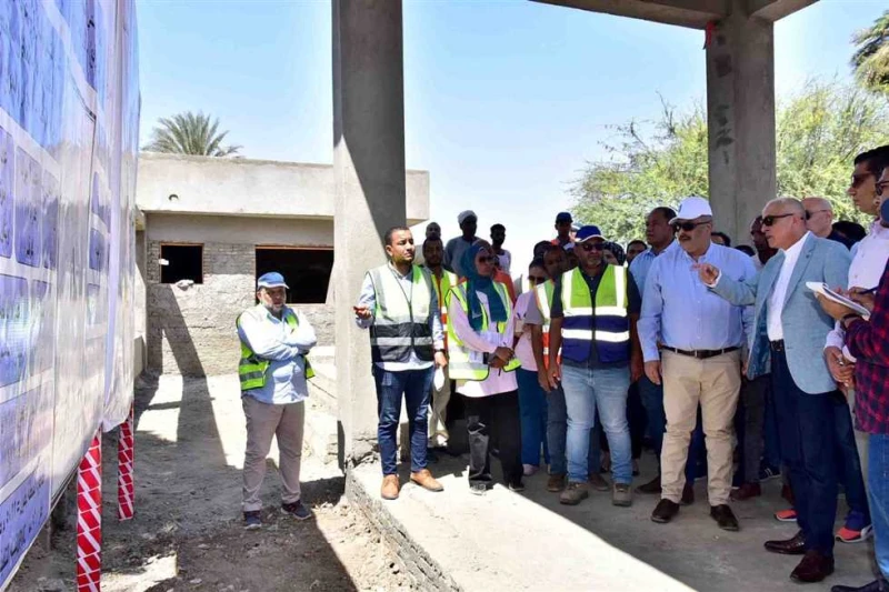 محافظ الأقصر يتفقد محطة صرف صحي قرية الشغب بمركز إسنا قام المهندس عبدالمطلب عمارة محافظ الأقصر اليوم الإثنين، بجولة ميدانية تفقد خلالها محطة صرف صحي