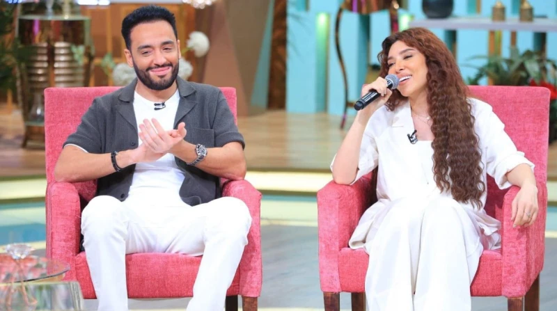 رامي جمال يهدي أغنية أوعديني لزوجته في مهرجان العلمين في لفتة رومانسية، أهدى المطرب رامي جمال خلال حفله في مهرجان العلمين بالساحل الشمالي، أغنيته الشهيرة أوعديني لزوجته ناريمان. لح