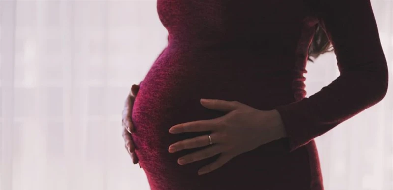 فنون ومشاهير: بدت بطنها منتفخة.. ممثلة شهيرة حامل بطفلها الأول ترقص بحفلة: حرام شو عم تساوي؟ (فيديو) شاهد المقال التالي من صحافة لبنان عن بدت بطنها