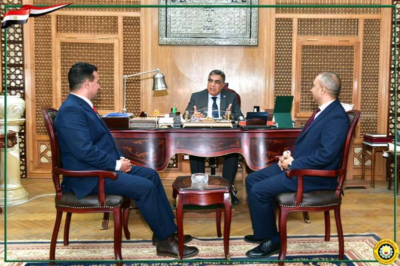 محافظ الدقهلية يستقبل السكرتير العام والمساعد لحظة وصولهما ديوان المحافظة استقبل اللواء طارق مرزوق، محافظ الدقهلية، اليوم الأربعاء، اللواء محمد صلاح