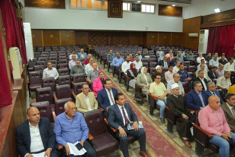 محافظ كفر الشيخ يترأس المجلس التنفيذي للمحافظة لمناقشة عدد من القرارات الخدمية والتنموية ترأس اللواء دكتور علاء عبدالمعطي، محافظ كفرالشيخ، اليوم