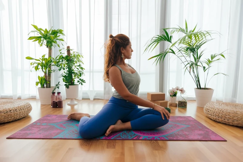 فوائد تمارين اليوغا يوميا .. تمنحنا نوم عميق وهادىءيغيب النوم عنك؟ تشعرين بالأرق وتعجزين عن النوم ليلا؟رحب باليوغا واعتمدها كنمط عيش لحياة سليمة، هادئة وبعيدة عن التوتر.فوائد تماري