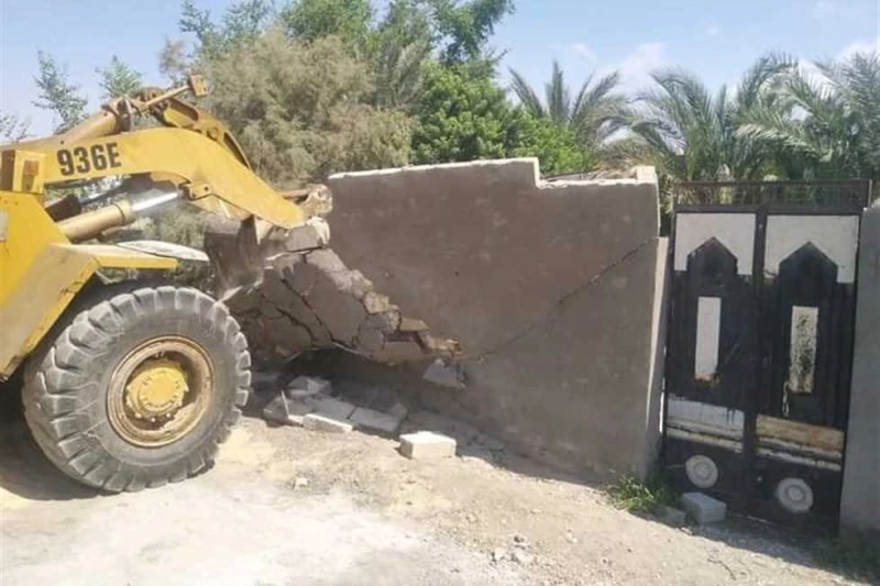 العريش تواصل حملة إزالة المباني والتعديات واصل مجلس مدينة العريش بشمال سيناء، حملة إزالة التعديات والبناء بدون ترخيص في مختلف الأحياء والتجمعات على