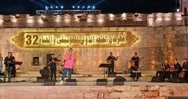 إيهاب توفيق عن مهرجان القلعة: بيمتع كل الجمهور تعرف على التالي إيهاب توفيق عن مهرجان القلعة: بيمتع كل الجمهور، قال النجم ايهاب توفيق خلال صعوده علي خشبة مسرح محكى القلعة بشكر المهر