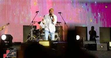 فن: الهضبة يتألق بميدلى من أغانيه فى حفله بمهرجان العلمين الجديدة شاهد المقال التالي من صحافة مصر عن الهضبة يتألق بميدلى من أغانيه فى حفله بمهرجان