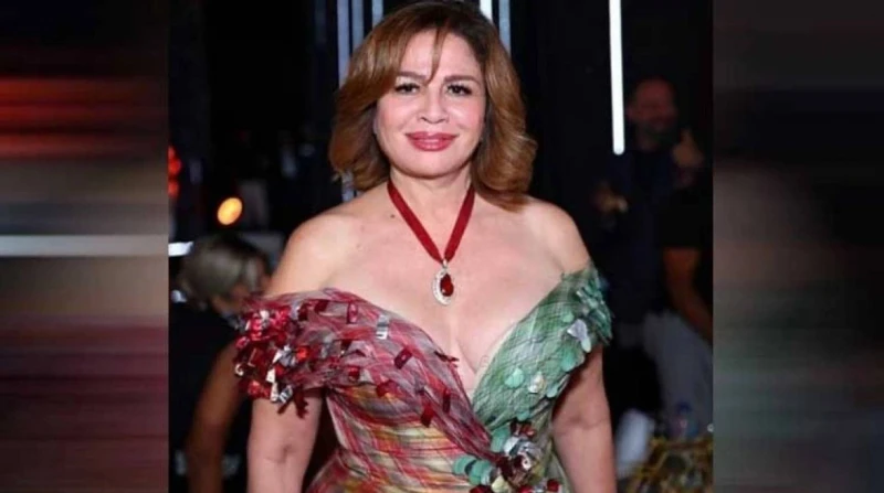 بعد صلي في أوضتك.. إلهام شاهين: مشتغلتش مع المخرج ده تاني تعرضت الفنانة إلهام شاهين، لهجوم شديد عقب تداول مقطع فيديو انتقدت فيه أحد المخرجين، بسبب أنه أوقف التصوير وقت الأذان وذهب