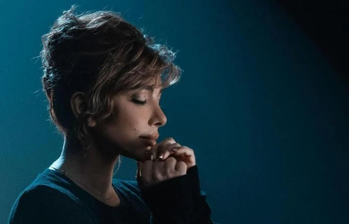 توجت النجمة السورية أصالة نصري بلقب جديد يضاف إلى مسيرتها الفنية الناجحة والحافة بالجوائز وهو صوت كل الأمم ، وذلك عقب حصولها على المركز الأول ضمن قائمة 50 صوتا عربيا وفقا لجوائز ،و