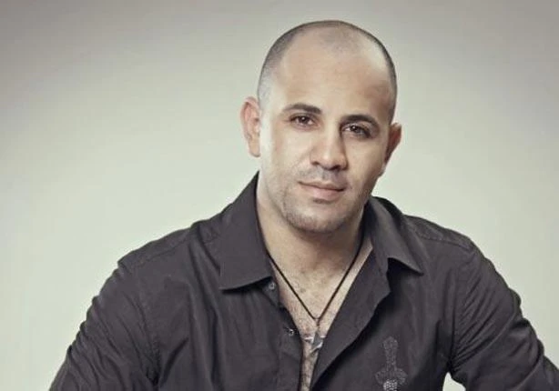 فنون: مضايق من الاستعجال في نزول الأغاني.. تعليق عزيز الشافعي على أزمة شيرين بعد حذف أغانيها اقرأ في أفاق عربية مضايق من الاستعجال في نزول الأغاني