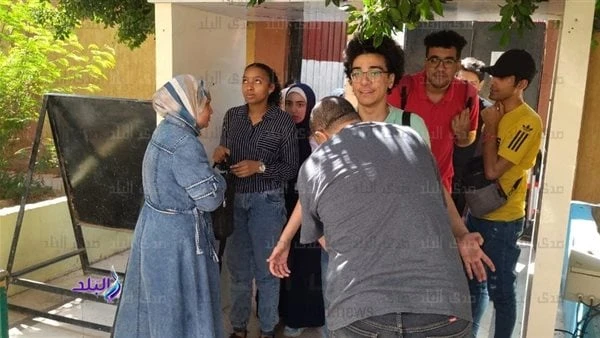 امتحانات الثانوية العامة 2024 الدور الثاني تفتيش الطلاب بالعصا الإلكترونية بمداخل اللجانيتوافد طلاب الثانوية العامة بشعبتيها العلمية والأدبية، الآن،