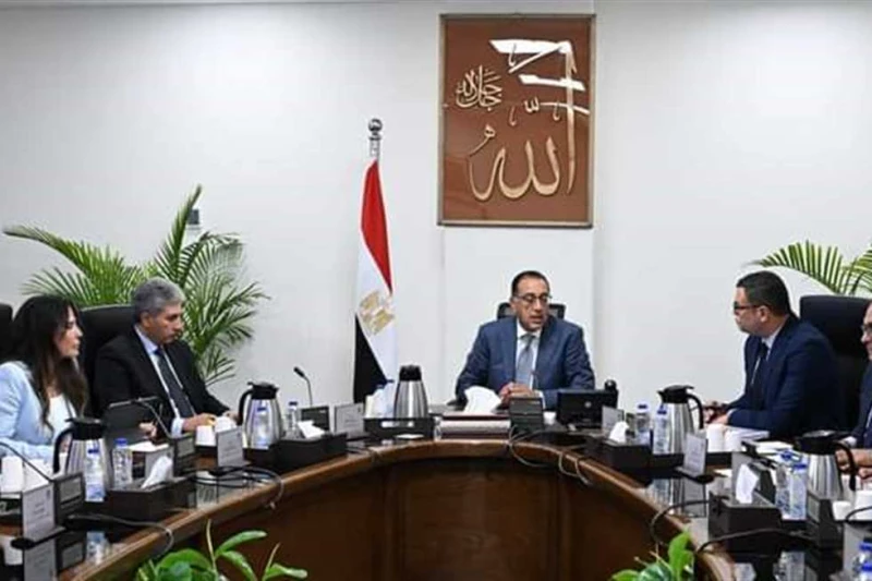 زيادة عدد الفنادق.. رئيس الوزراء يوجه باستغلال الساحل الشمالي سياحيا عقد الدكتور مصطفى مدبولي، رئيس مجلس الوزراء، اليوم، بمقر الحكومة بمدينة العلمين