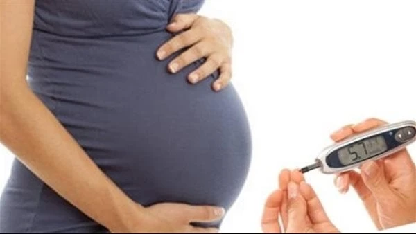 كل ما لا تعرفه عن سكر الحمل وطرق علاجهتتعرض الكثير من الحوامل للإصابة بسكر الحمل بالشهور الأخيرة من الحمل وهناك اعتقاد شائع بأن سكر الحمل يكون بسبب
