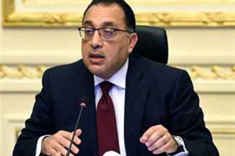 رئيس الوزراء يناقش سبل توطين صناعة الهواتف المحمولة للتصدير من مصر عقد الدكتور مصطفى مدبولي، رئيس مجلس الوزراء، اجتماعا اليوم بمقر الحكومة بمدينة