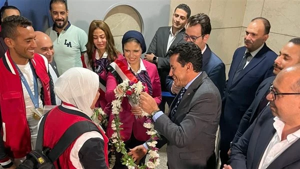 -وزير الرياضة لأبطال الأولمبياد: رفعتم علم مصر واستحققتم تهنئة القيادة السياسية .. البوابة سبورت، وزير الرياضة لأبطال الأولمبياد رفعتم علم مصر