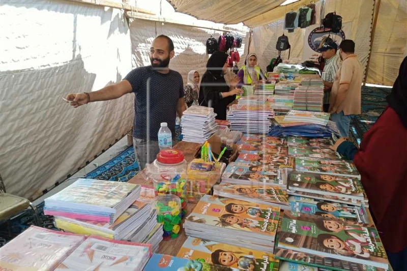 بتخفيضات تصل 30.. انطلاق معارض أهلا مدارس بمراكز المنيا بتخفيضات تصل ل 30، انطلقت اليوم الجمعة 23 أغسطس، معارض أهلا مدارس داخل 9 مراكز بالمنيا، ضمن