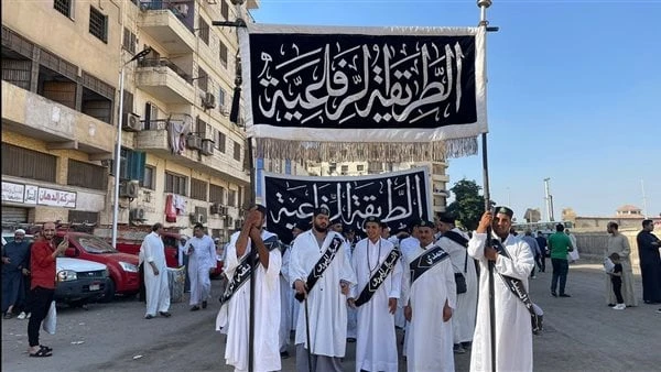 بعد واقعة أسيوط.. الرفاعية تحظر استخدام الآلات الحادة والزواحف خلال الاحتفالاتحذرت مشيخة الطريقة الرفاعية؛ منتسبيها من النواب والخلفاء والمريدين