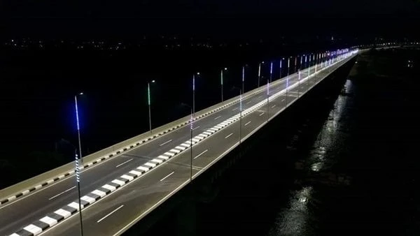 مجلس الوزراء: مصر ضمن أفضل 20 دولة في العالم بمؤشر جودة الطرقتقدمت مصر 100 مركز في الترتيب العالمي لمؤشر جودة الطرق محتلة المركز 18 عالميا، خلال 10