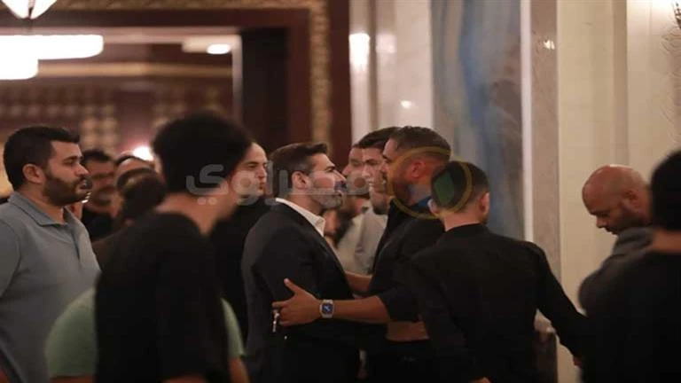 بالصور.. ياسر جلال في عزاء والد أحمد صلاح حسني تعرف على التالي بالصور.. ياسر جلال في عزاء والد أحمد صلاح حسني، 11 47 م الأحد 11 أغسطس 2024 كتبت منال الجيوشي تصوير محمود عبدالناصر ح