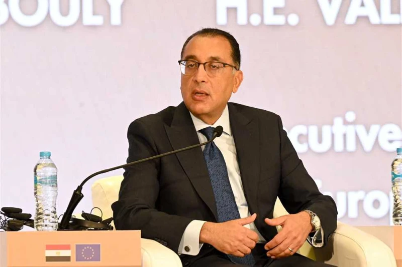 رئيس الوزراء يستقبل نظيره العراقي في مدينة العلمين الجديدة استقبل الدكتور مصطفى مدبولي، رئيس مجلس الورزاء، اليوم الثلاثاء، رئيس الوزراء العراقي محمد