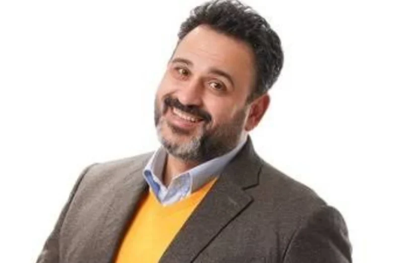 أكرم حسني على مسرح العربي بمدينة جدةضمن فعاليات جولة المملكة وتنظيم الهيئة العامة للترفية السعودية، ينطلق الموسم الثاني من مسرحية تطبق الشروط