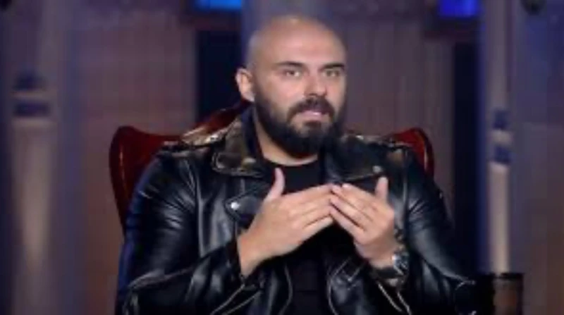 وفاة والد الفنان أحمد صلاح حسني توفى والد الفنان أحمد صلاح حسني، الكابتن صلاح حسني، الذي كان نجما بارزا في فريق النادي الأهلي ومديرا لكرة القدم السابق، بالإضافة إلى عمله كمدير تنفي