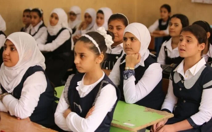 متى تبدأ السنة الدراسية الجديدة في مصر 2025 للمدارس والجامعات .. تعرف على حقيقة تأجيل الدراسة .() يترقب الطلاب المصريين العام الدراسي الجديد بفارغ