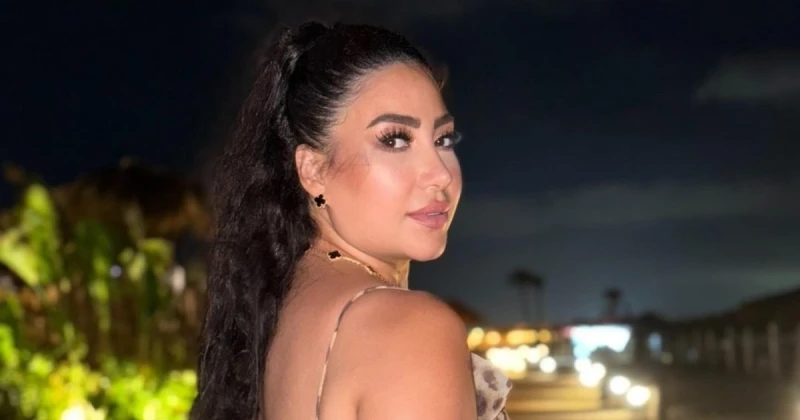 بوسي تتألق بفستان أبرز رشاقتها.. وهكذا نسقتها تعرف على التالي بوسي تتألق بفستان أبرز رشاقتها.. وهكذا نسقتها، شاركت الفنانة المصرية بوسي الجمهور مجموعة صور عبر حسابها الخاص وثقت من