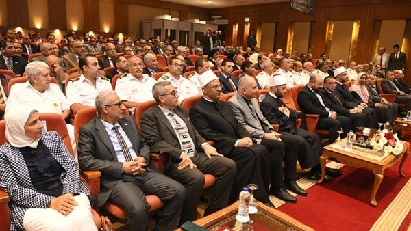 وزير الأوقاف: الالتزام بالقيم السماوية لا تتعارض نهائيا مع المصالح الدنيويةاستقبل الفريق أسامة ربيع رئيس هيئة قناة السويس، الدكتور أسامة الأزهري وزير