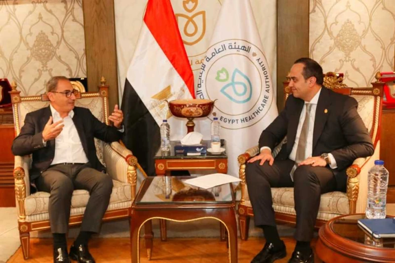رئيس الرعاية الصحية يبحث مع شنايدر إلكتريك مصر سبل التعاون التقى الدكتور أحمد السبكي، رئيس الهيئة العامة للرعاية الصحية والمشرف العام على مشروعي