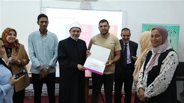 رئيس جامعة الأزهر: استمرارية تدريب الطلاب لتأهيلهم لسوق العملشهد الدكتور سلامة جمعة داود، رئيس جامعة الأزهر، والدكتور محمود صديق، نائب رئيس الجامعة