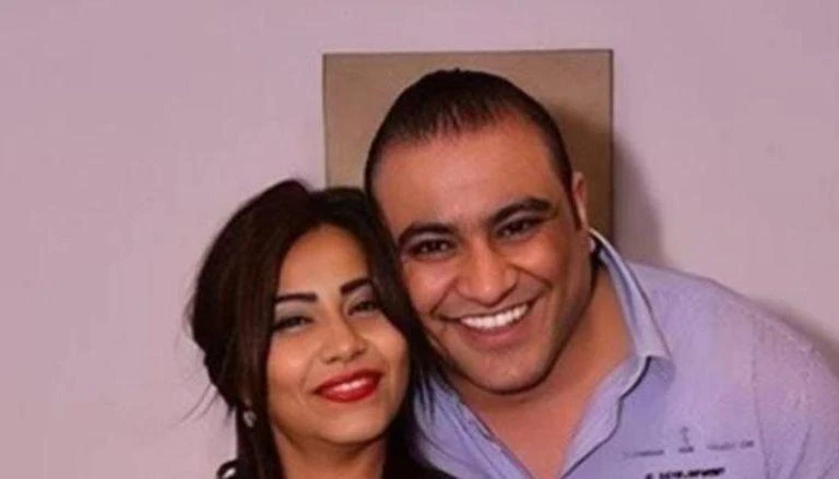 شقيق شيرين عبدالوهاب يعلق على طرحها أغنيتين.. ماذا قال؟ افاق عربية - نشر محمد عبدالوهاب، شقيق الفنانة المصرية شيرين عبدالوهاب، منشورا عبر صفحته