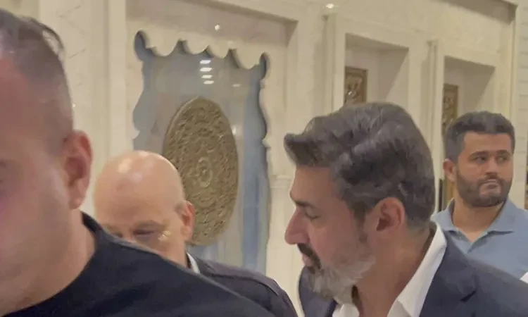 ياسر جلال يساند أحمد صلاح حسني في عزاء والده تعرف على التالي ياسر جلال يساند أحمد صلاح حسني في عزاء والده ، حرص الفنان ياسر جلال على تأدية واجب العزاء في والد الفنان أحمد صلاح حسني